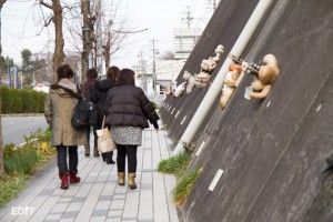 駅から出たは最初に見られる とこなめ招き猫通り