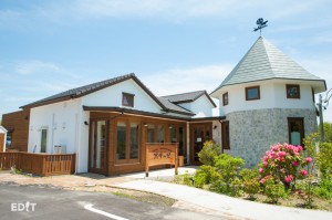 農村風景に溶け込む Farm Restaurant 黒牛の里の外観