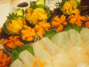日間賀島の季節の食材を活かした料理を楽しめます ※撮影時は８月